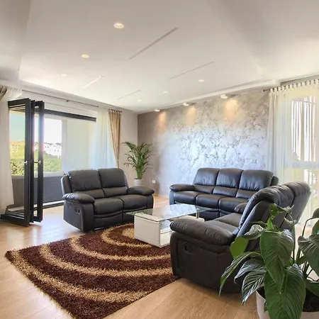 Vila Bellavista * 普耶斯察纳乌瓦拉