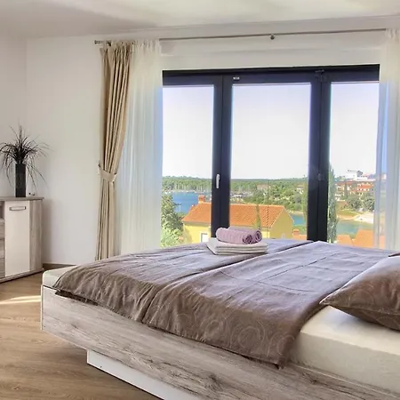 Vila Bellavista * 普耶斯察纳乌瓦拉