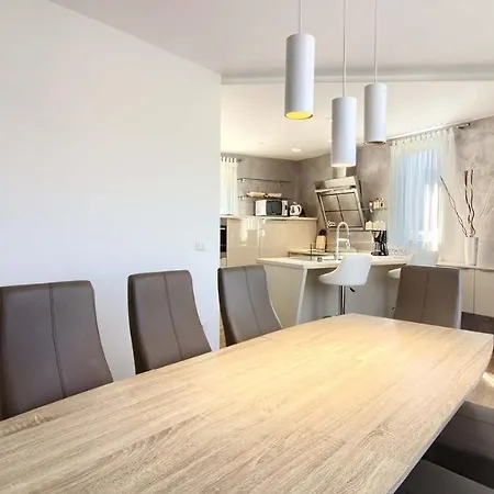 Vila Bellavista 普耶斯察纳乌瓦拉