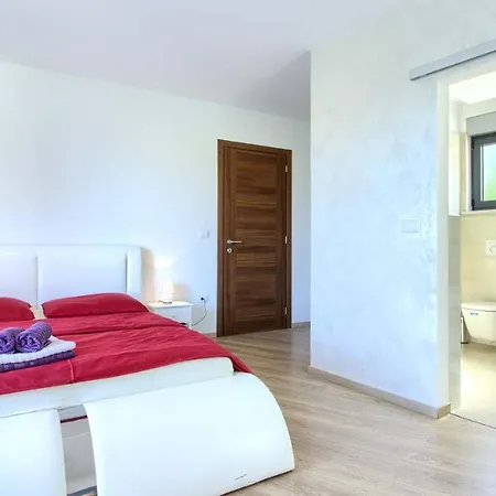 Vila Bellavista * بيشكانا أوفالا